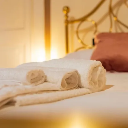 Private Parking Centro Storico: L'affresco * Bolonha