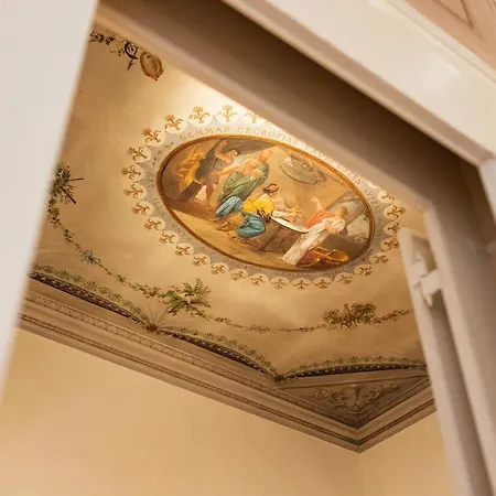 Private Parking Centro Storico: L'affresco Lägenhet Bologna