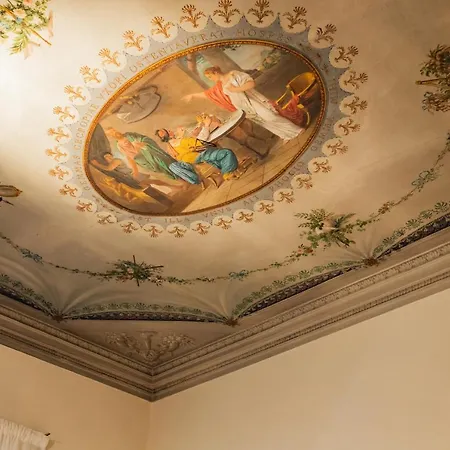 Lägenhet Private Parking Centro Storico: L'affresco *