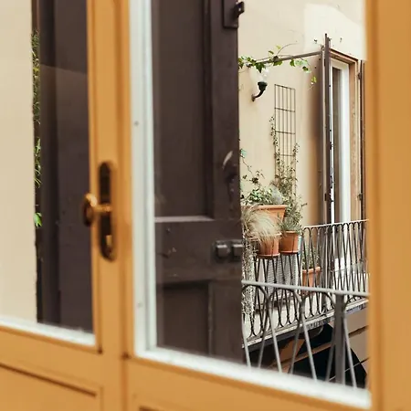 Private Parking Centro Storico: L'affresco *