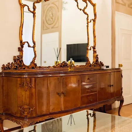 Lägenhet Private Parking Centro Storico: L'affresco