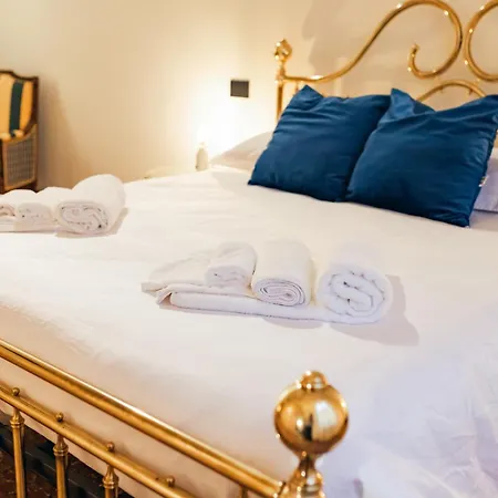 Private Parking Centro Storico: L'affresco Apartamento *