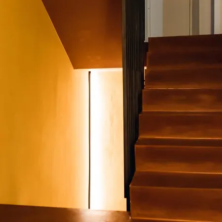 Private Parking Centro Storico: L'affresco * Bologna