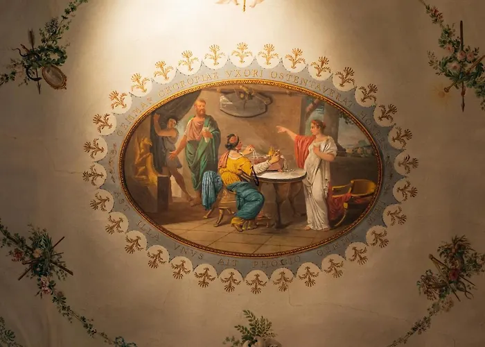 Private Parking Centro Storico: L'affresco