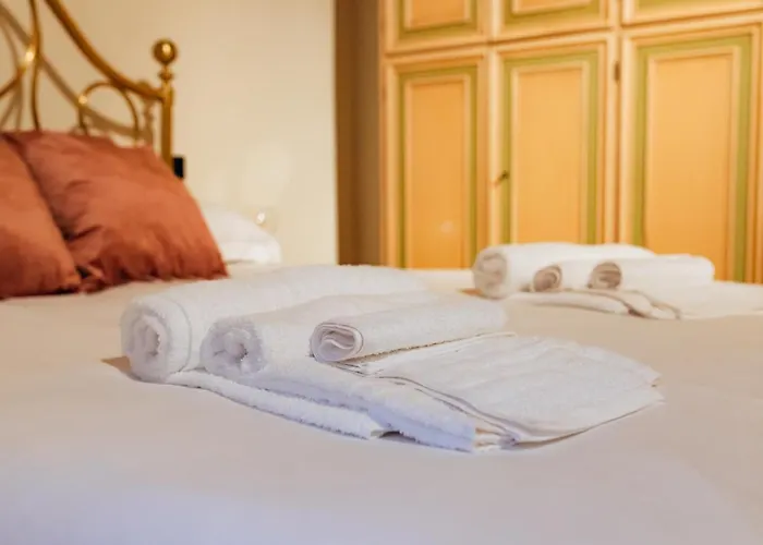 Private Parking Centro Storico: L'affresco Lägenhet *