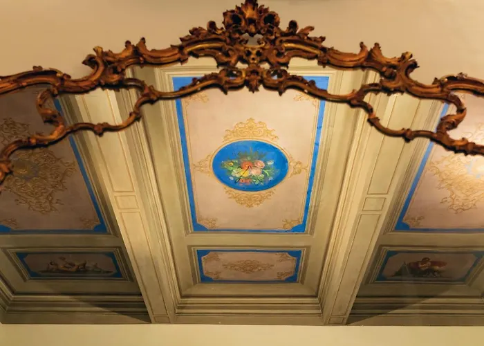 Private Parking Centro Storico: L'affresco *