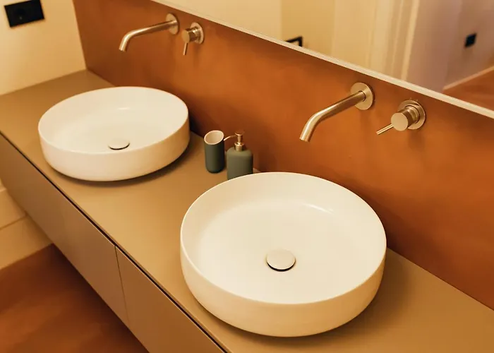 Private Parking Centro Storico: L'affresco *