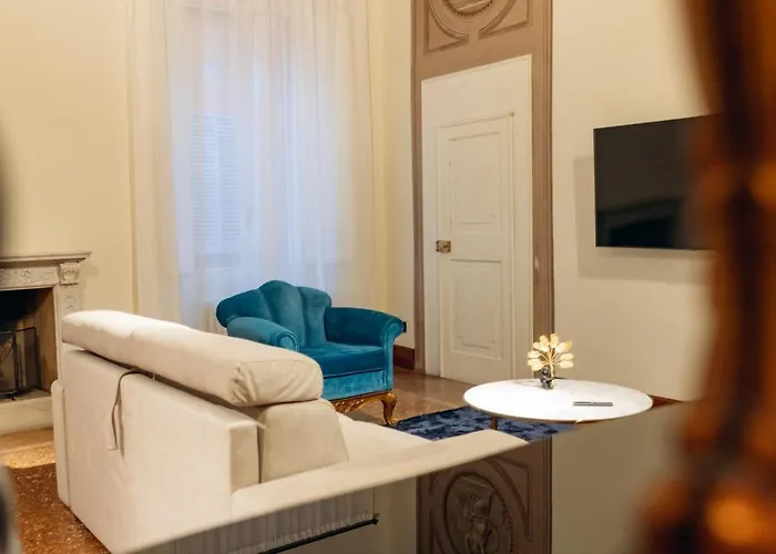 Private Parking Centro Storico: L'affresco Lägenhet *