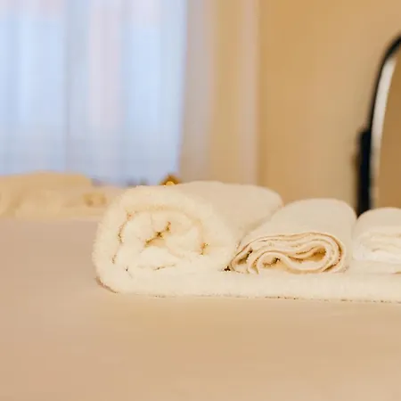 Private Parking Centro Storico: L'affresco 公寓