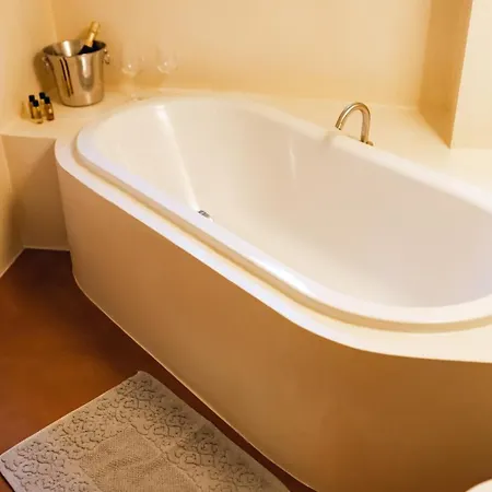 公寓 Private Parking Centro Storico: L'affresco 博洛尼亚