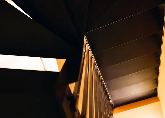 Private Parking Centro Storico: L'affresco * Bologna