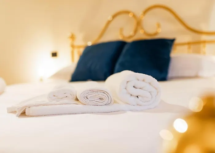 Private Parking Centro Storico: L'affresco Apartment *