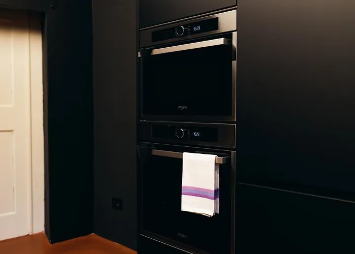 Private Parking Centro Storico: L'affresco Apartment *