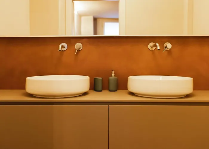 Private Parking Centro Storico: L'affresco بولونيا