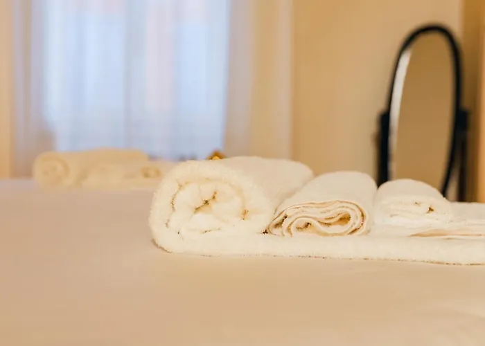 Private Parking Centro Storico: L'affresco شقة