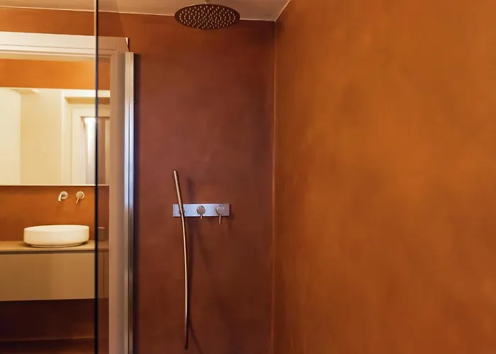 Private Parking Centro Storico: L'affresco بولونيا