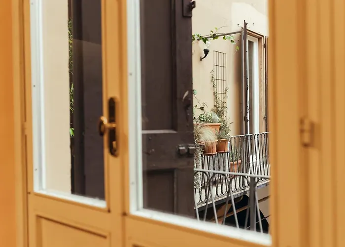 Private Parking Centro Storico: L'affresco *