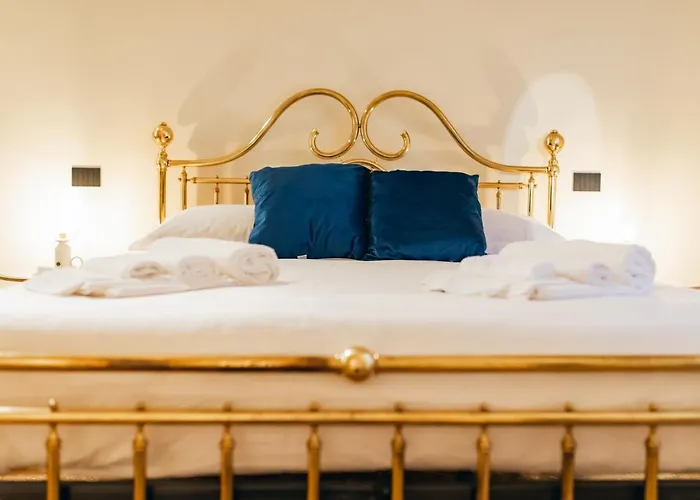 Private Parking Centro Storico: L'affresco *